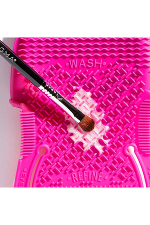 Sigma Spa® Express Brush Cleaning Glove