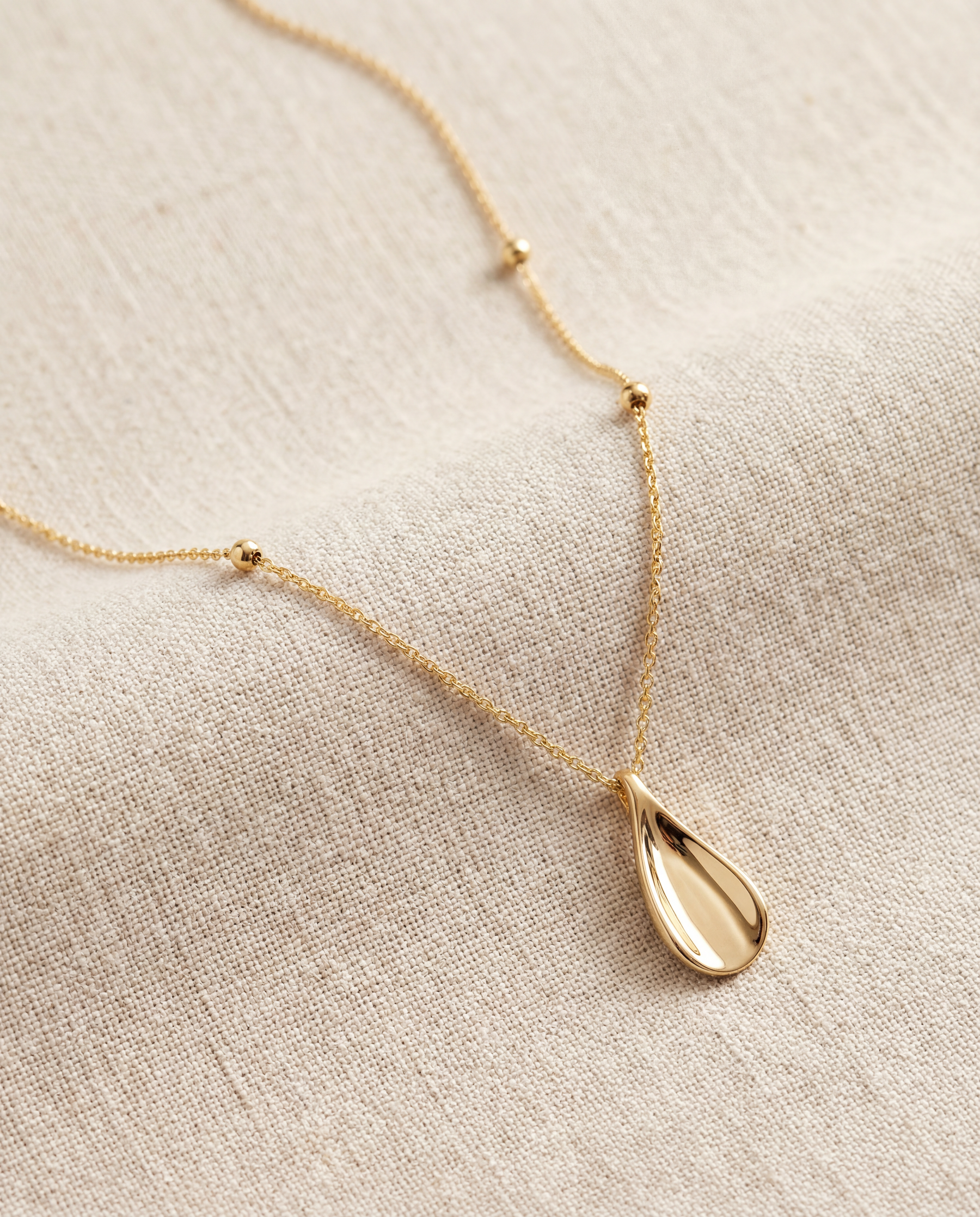 The Teardrop Pendant Necklace | Gold