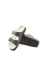 Birkenstock Arizona Shearling Embossed Oiled Leather | Iron | Regular