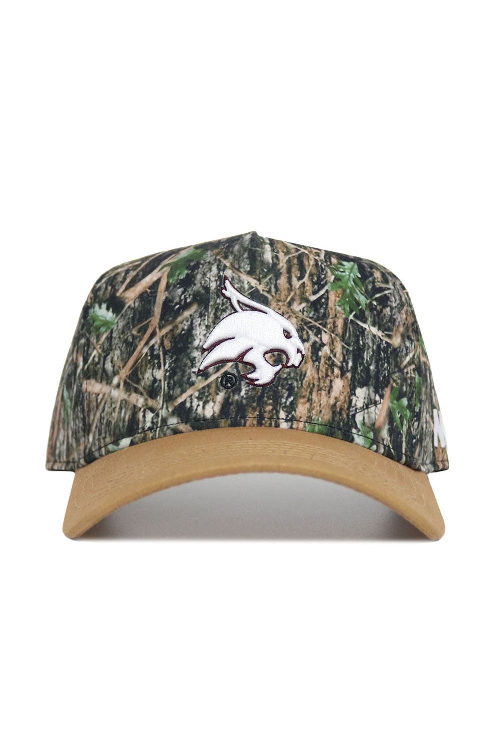 The No Rivals Texas State Camo Hat – Explorer Edition is a structured snapback with a tan brim and embroidered white bobcat head logo on the front, made from high-quality cotton.