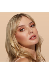 PEACH PIE EYESHADOW QUAD MODEL