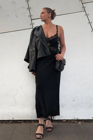 @soinbodywithyou in Bec + Bridge Nicolette Maxi Dress