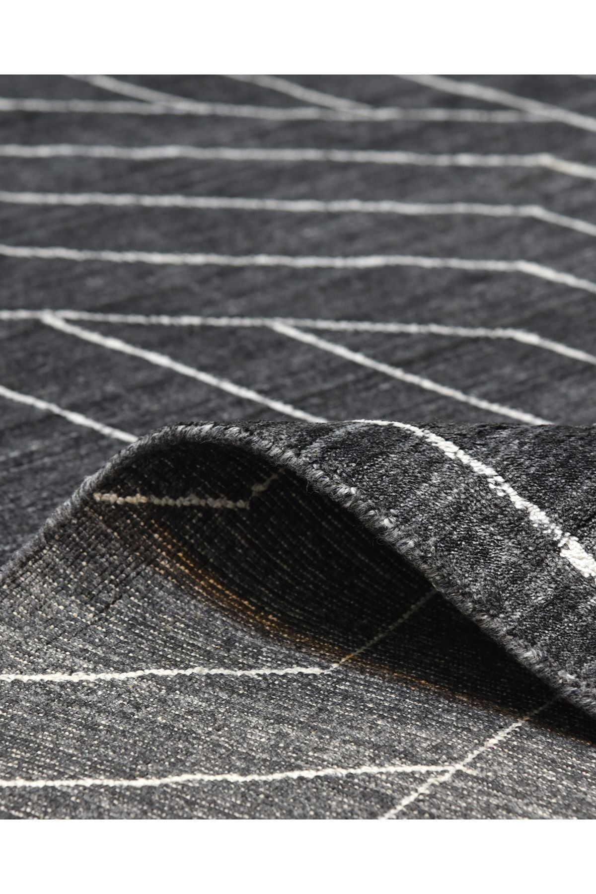 Kali Hand-Loomed Contemporary Geometric Gray Area Rug Gray