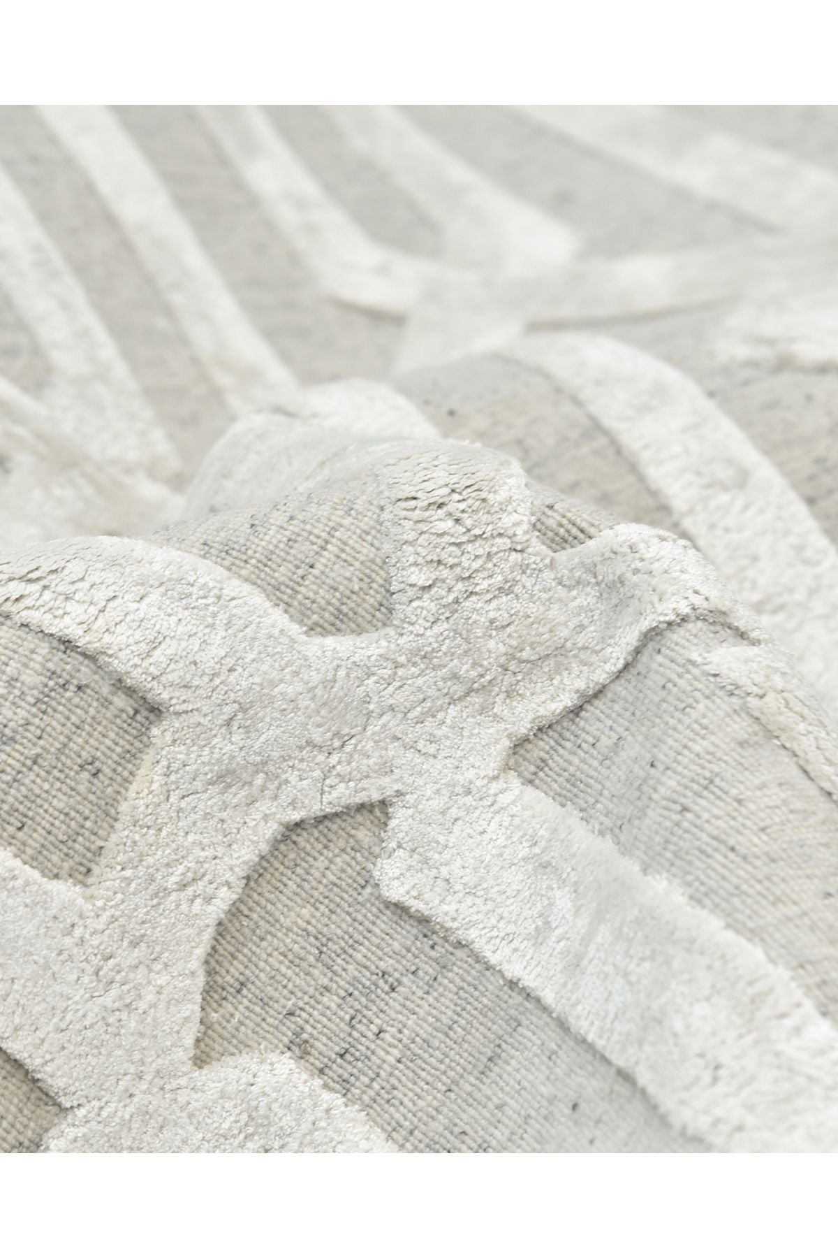 Rae Hand-Loomed Contemporary Trellis Gray Area Rug Gray