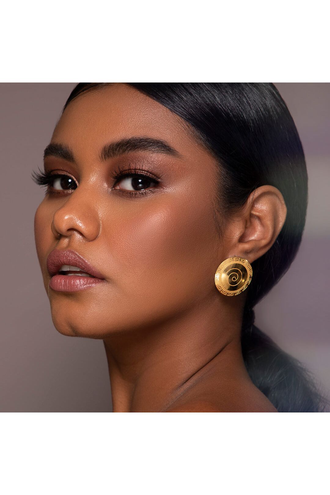 WARM NEUTRALS EYESHADOW PALETTE MODEL IMAGE