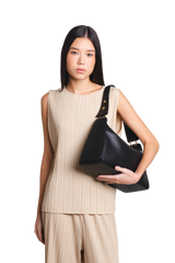 10am Maxi Shoulder Bag Black